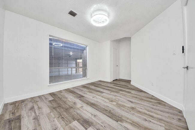 Photo - 11627 Bowlan Ln