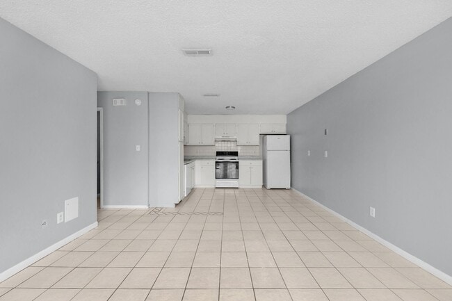 Photo - Fresh, Cozy, & Totally Updated — Move Righ... Unit B