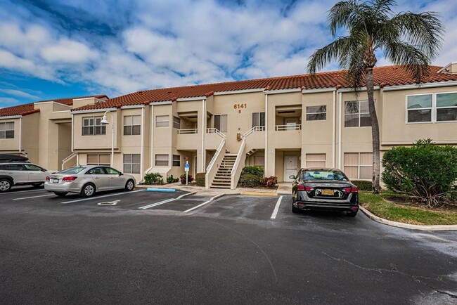 Building Photo - 6141 Bahia Del Mar Blvd S