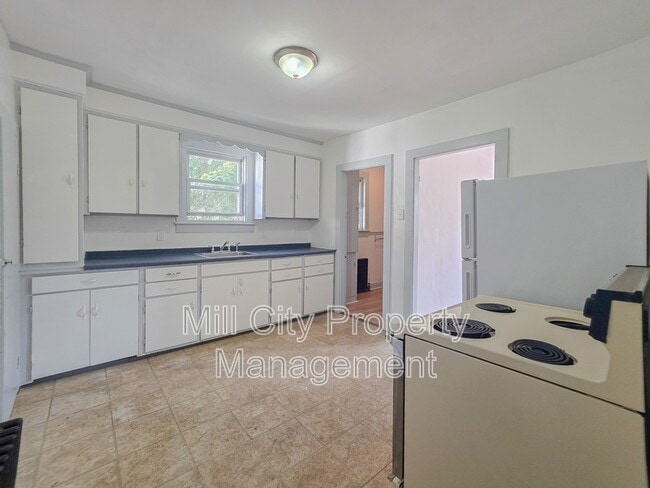 Photo - 126 Harrison St