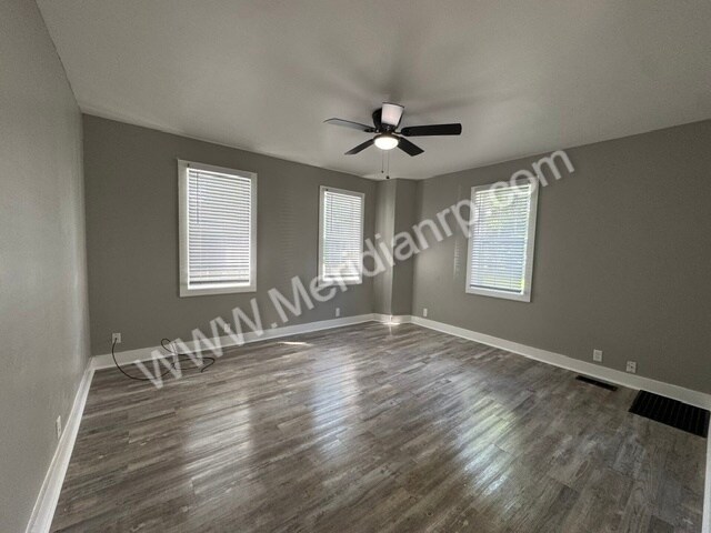 Photo - 1104 Stophlet St