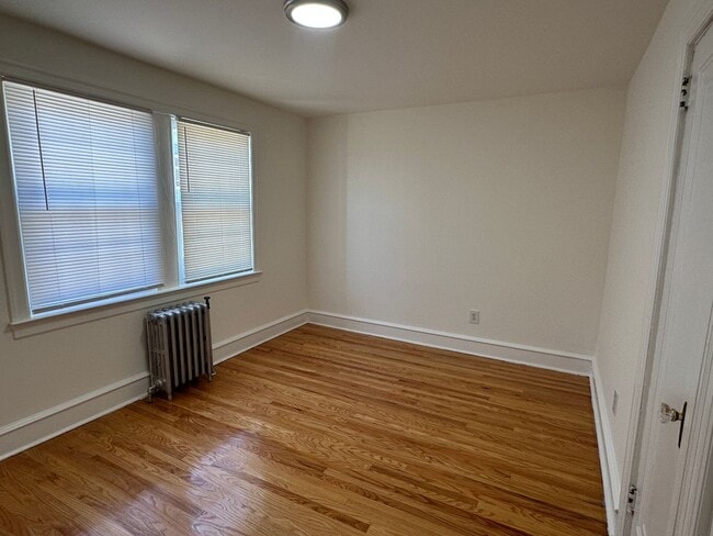Building Photo - Marlyn Apts 101 Unit 101