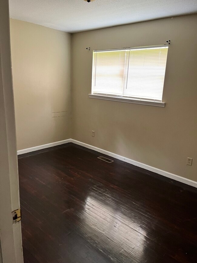 Photo - Very Spacious !