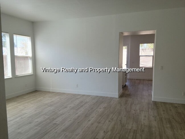 Photo - 1052 Foxfire Dr