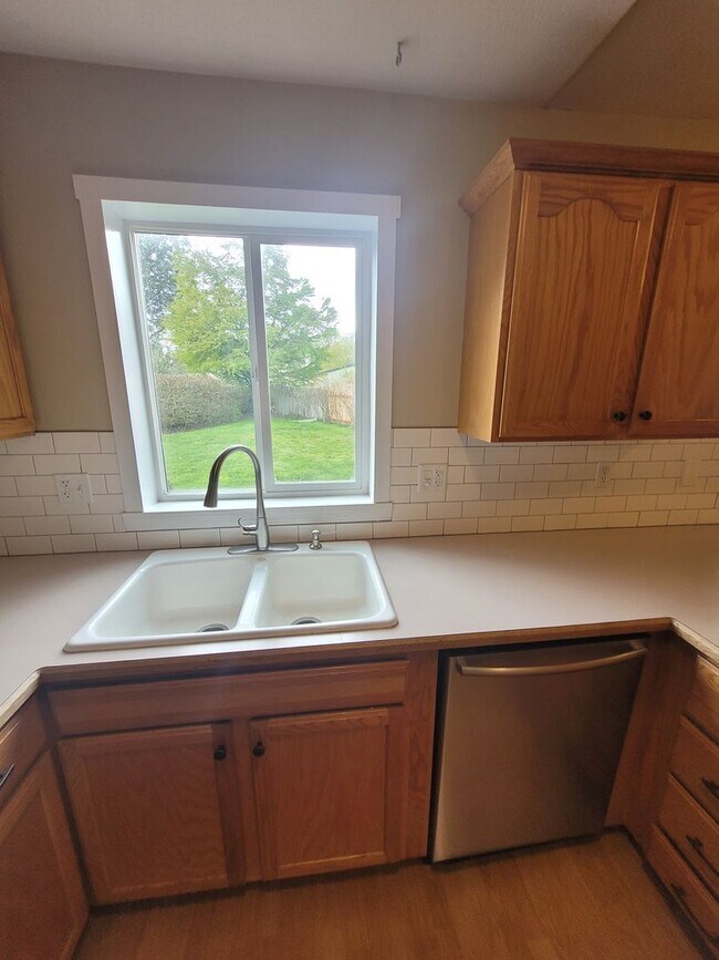 Photo - Charming and Spacious 3BB/2.5BA home for rent!  AVAILABLE NOW