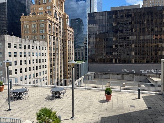 Building Photo - 914 Main St Unit 1504