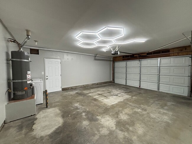 Photo - ***$500 Off the first months rent If you apply before the end of the January**** Beautiful and up...