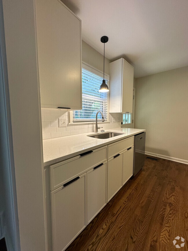 Building Photo - 109 W 73rd St Unit 109 Rental