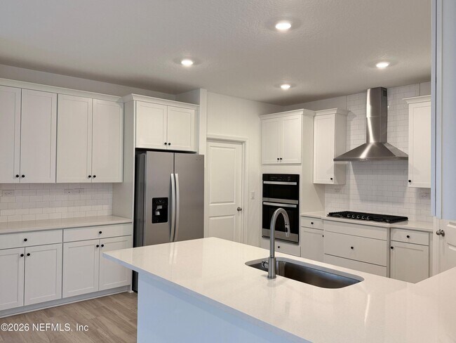 Photo - 523 Farmfield Dr