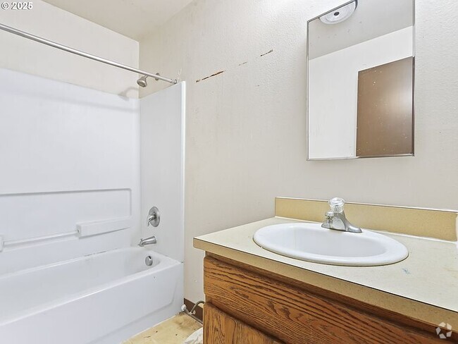Building Photo - 2408 NE 92nd Ave Rental