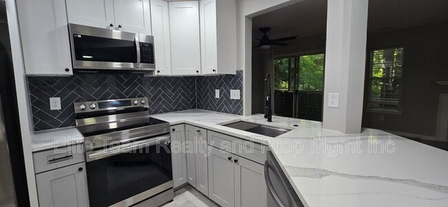 Photo - 6039 Gray Gate Ln Unidad B
