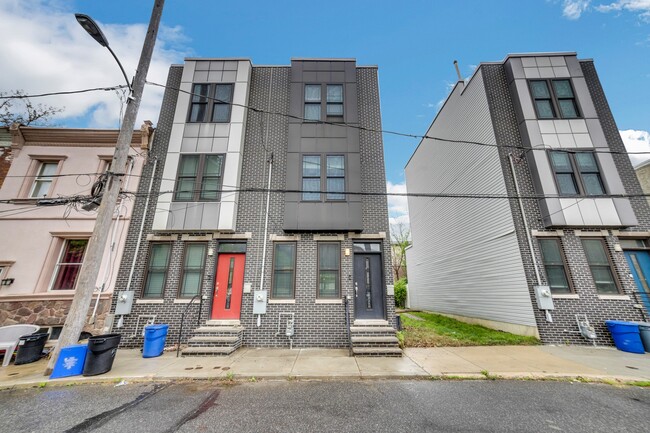 Building Photo - 535 Morse St Rental