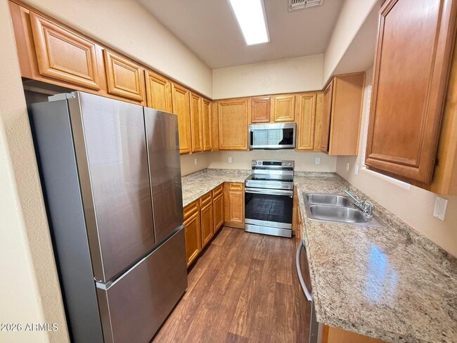 Building Photo - 2834 E Tracy Ln