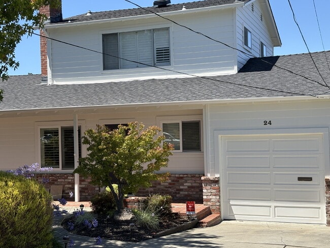 Photo - *Move-In Special* Charming 3 bed, 2 bath with office on San Carlos Border