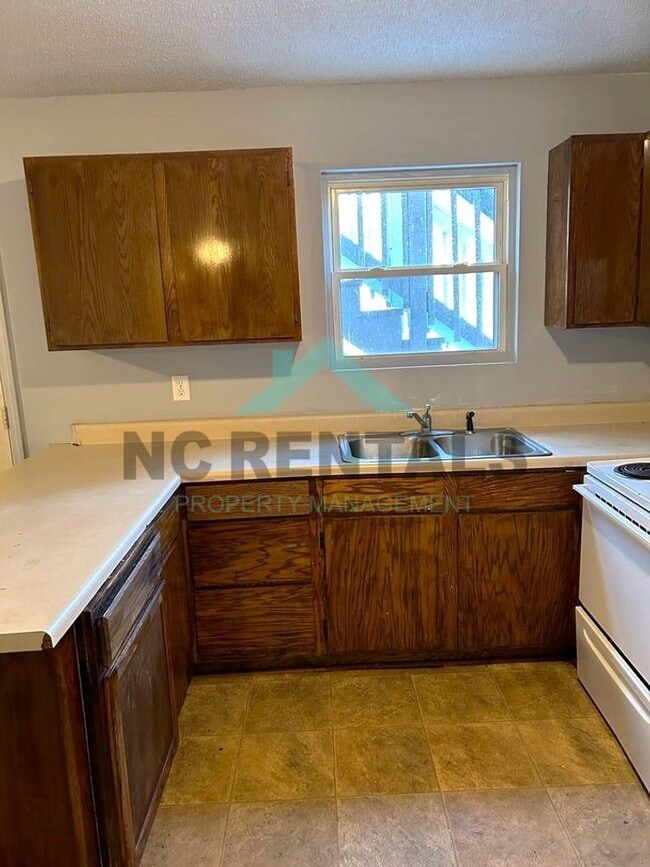 Photo - 2559 Green Oaks Ct SE Unit A