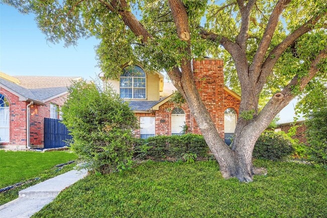 Building Photo - First month free in Lewisville