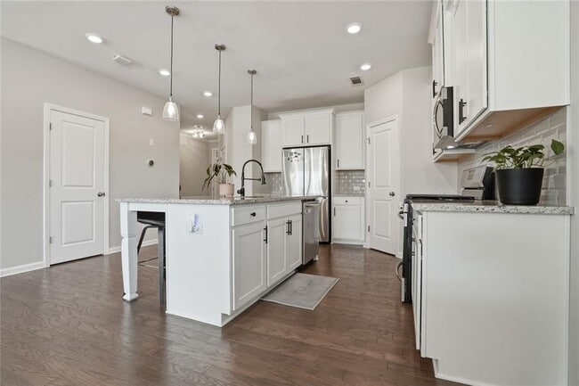 Photo - 504 Elm Bluff Way