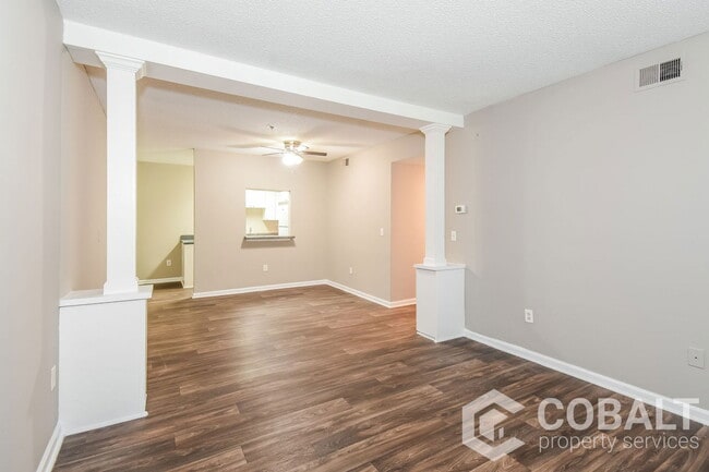 Photo - 987 Collier Rd NW Unit M