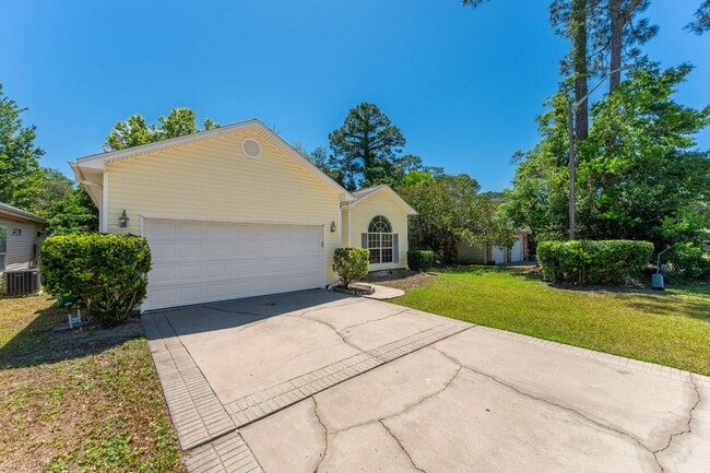 1697 Glenwood Ct
