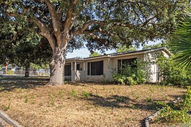 Photo - 107 Sabyan Dr