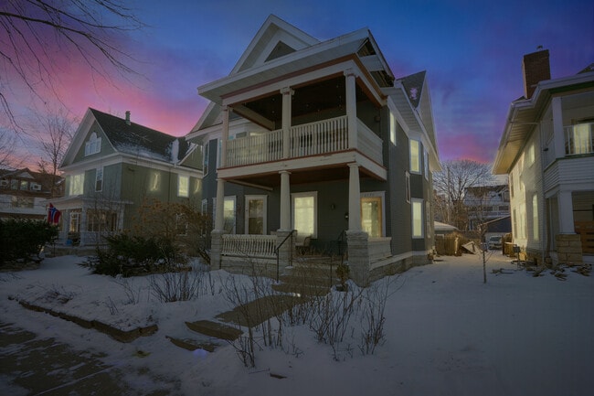 Photo - 2120 Emerson Ave S Unidad 1