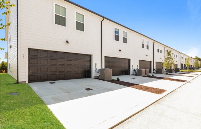 Photo - 228 River Rock Dr