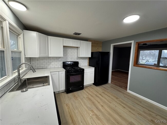 Photo - 900 Drexler St