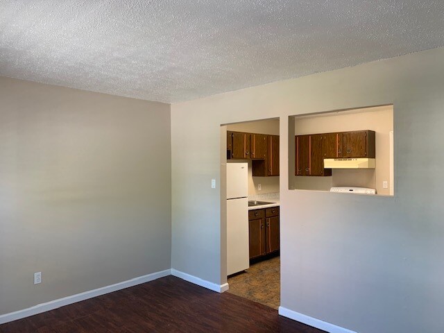 Photo - Oakview Apartments