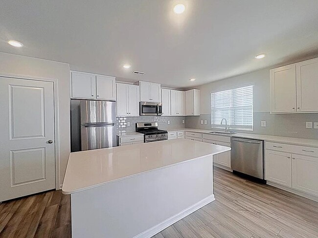 Photo - 922 Powder Crk Dr