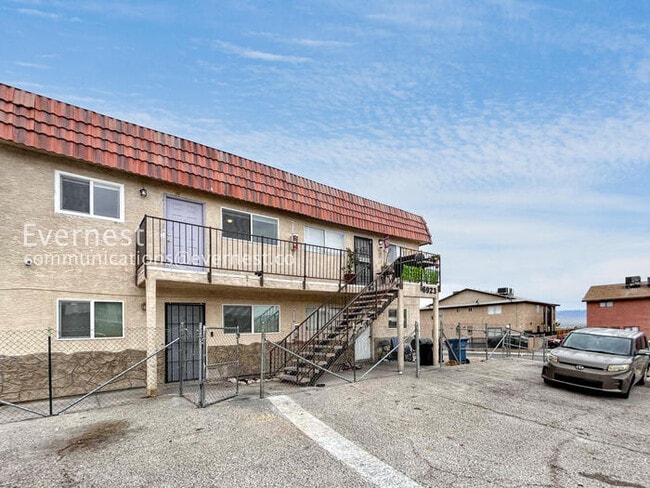 Building Photo - 6923 Issac Ave Unit b