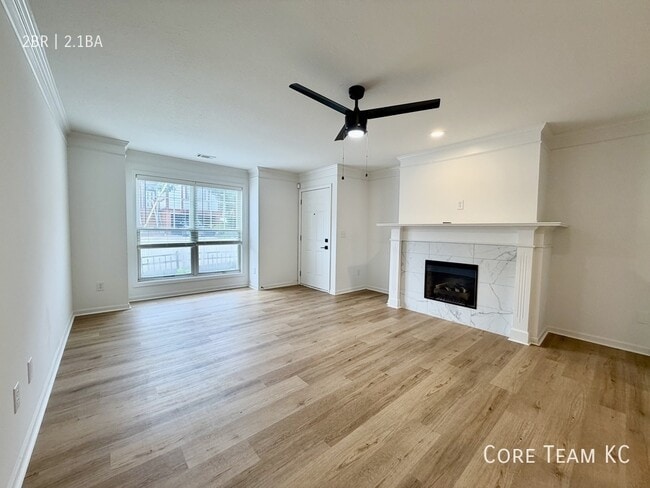 128 E 29th St