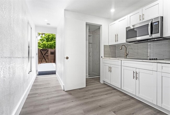 Building Photo - 1560 SW 56th Ave Unit 1 Rental