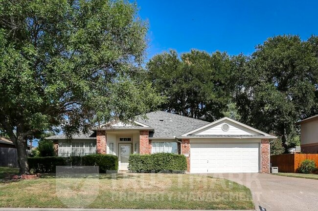 Building Photo - 2115 Wickiup Trail