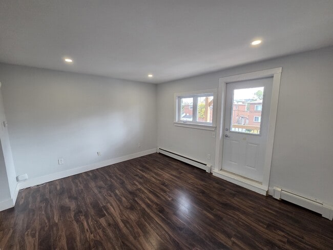 Building Photo - 85 Evans Ave Unit 6