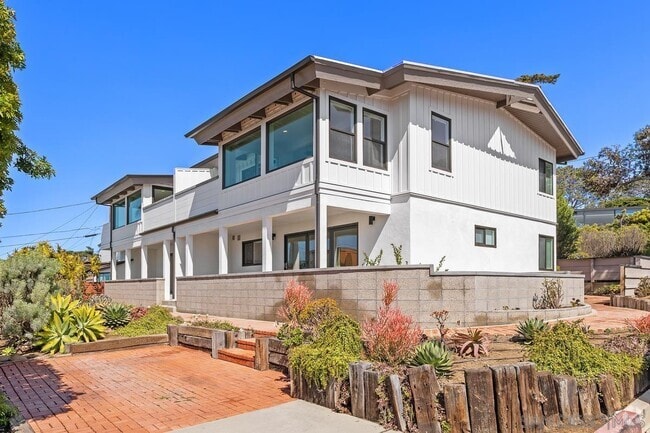 Building Photo - 1310 Ocean Ave Rental