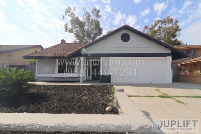 Building Photo - STUNNING 4 bedroom 3 bathroom home with ga...