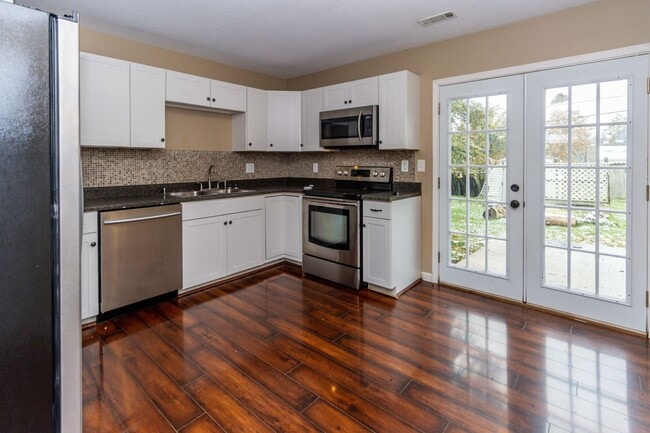 Photo - 3 bed, 1 bath home for rent!
