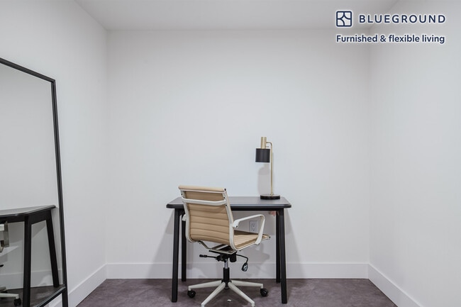 Photo - 622 Rainier Ave S Unidad FL7-ID794