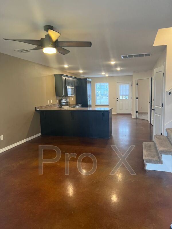 Photo - 402 Carson Way Unit Apt A