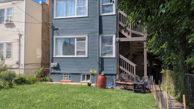 Photo - 3139 W Leland Ave Unit #B