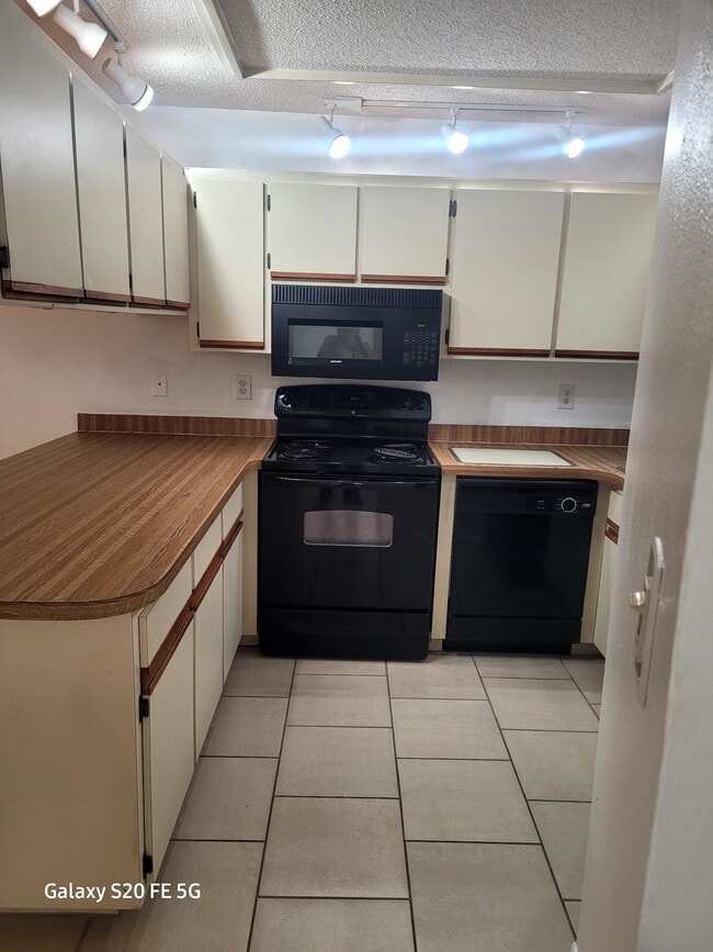 Photo - 4405 Grass Ave Unit 5