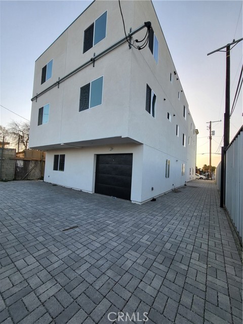 Building Photo - 8418 Main St Rental
