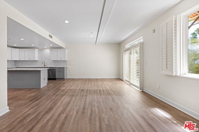 13200 Pacific Promenade Unit 316