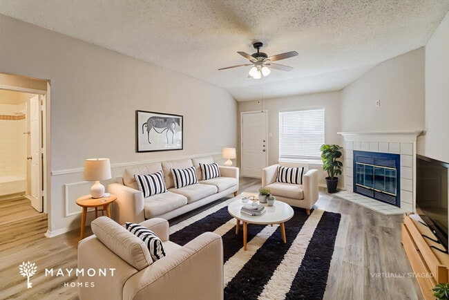 Photo - 1005 Meadowbend Dr