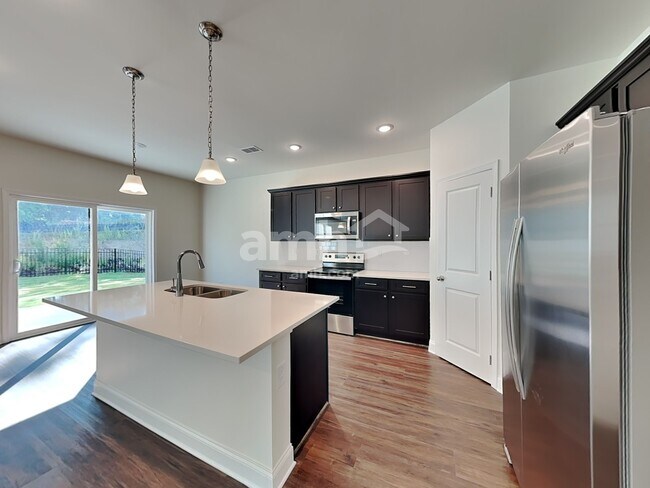 Photo - 168 Willow Ln