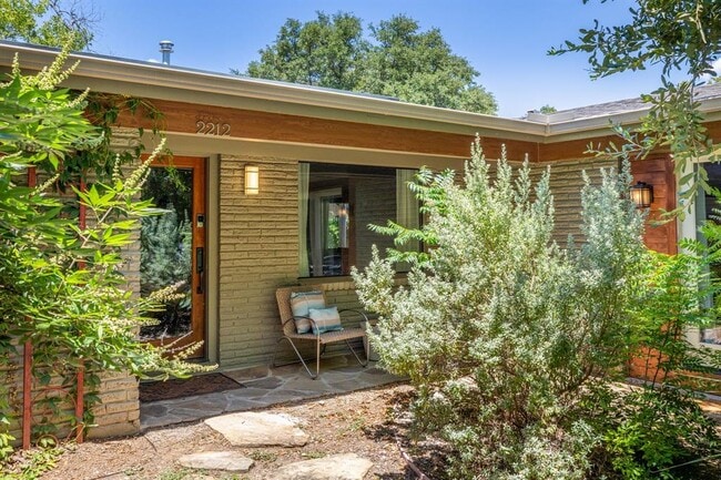 Photo - 2212 East Side Dr