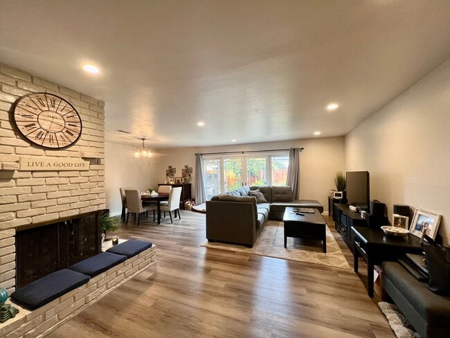 Photo - CAMPBELL (Dry Creek/Pruneyard neighborhood) HOME FOR RENT - $5,500/mo includes landscaping