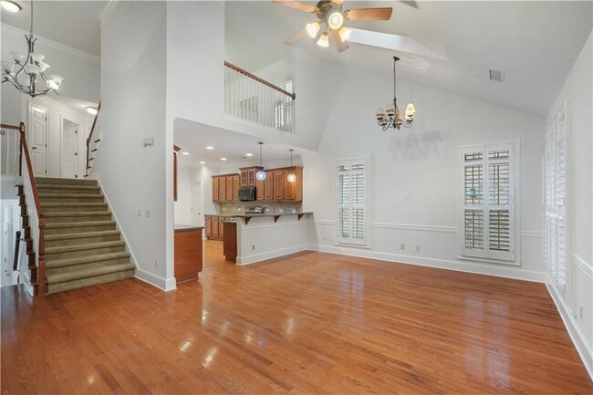 Photo - 3405 Regent Pl SW