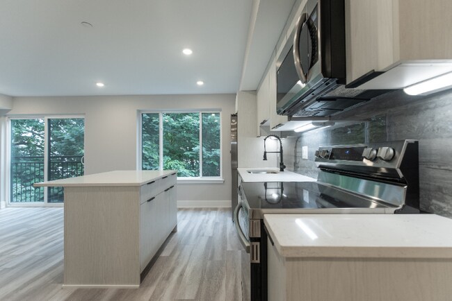 Photo - 665 N 35th St Unit 3