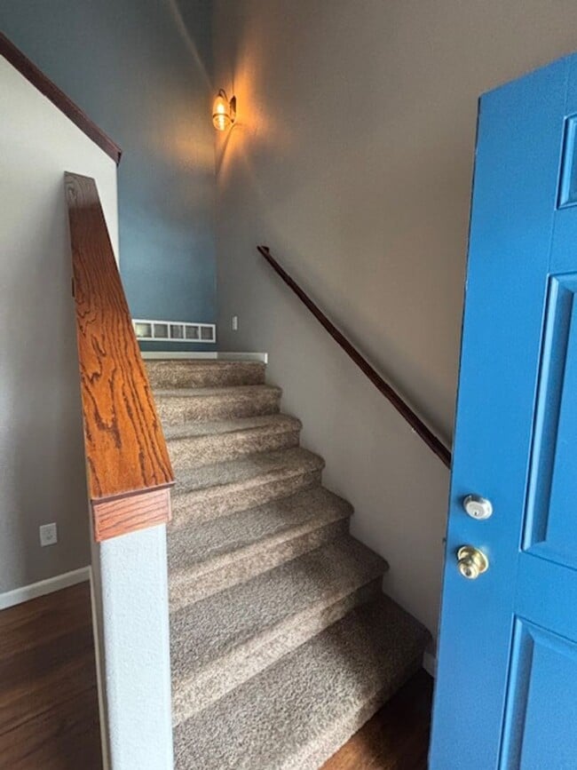 Photo - 4 Bedroom 3.5 Bath Townhome in Saddle Ridg...